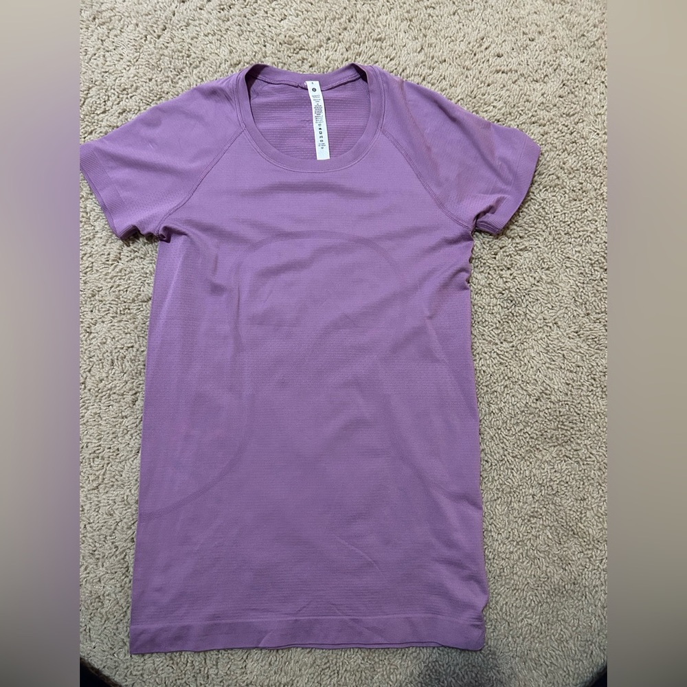 Lululemon NWOT Swiftly Tech Shirt